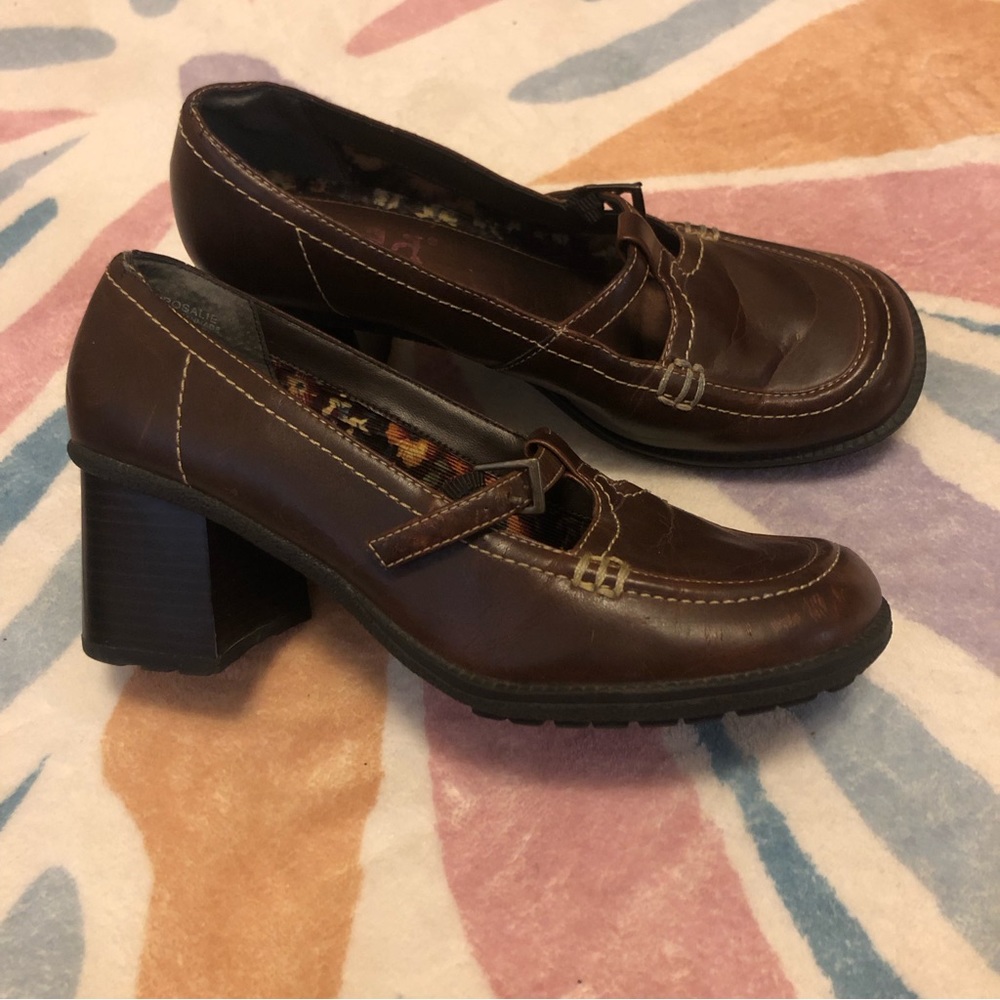 VINTAGE MUDD BROWN MARY JANE HEELS SIZE 8